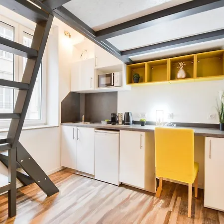 Le Petit Charles Cosy Centre *